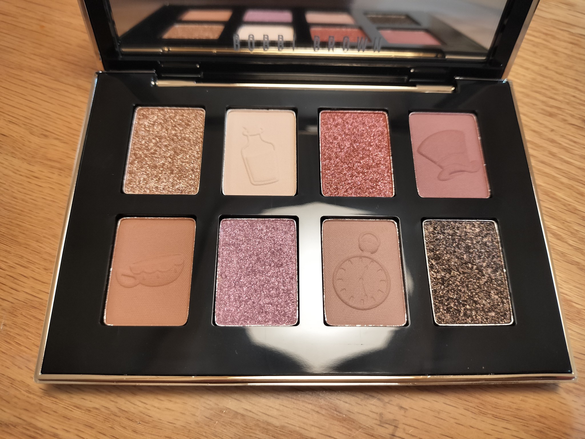 ボビイ ブラウン / アリス イン ワンダーランド アイシャドウ パレット