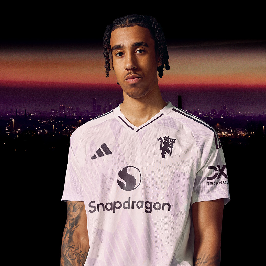 マンチェスター・ユナイテッド 2025-26 AWAY ユニフォーム 発売開始