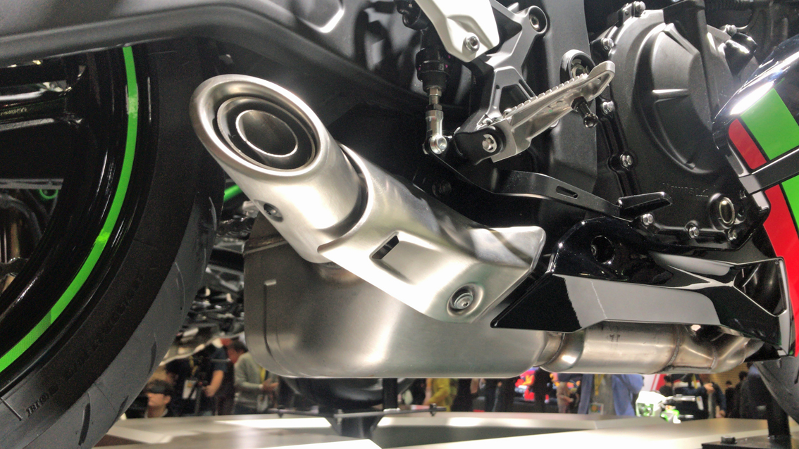 ニンジャZX-25Rというロマン【前編】～ 250㏄インライン4エンジンが