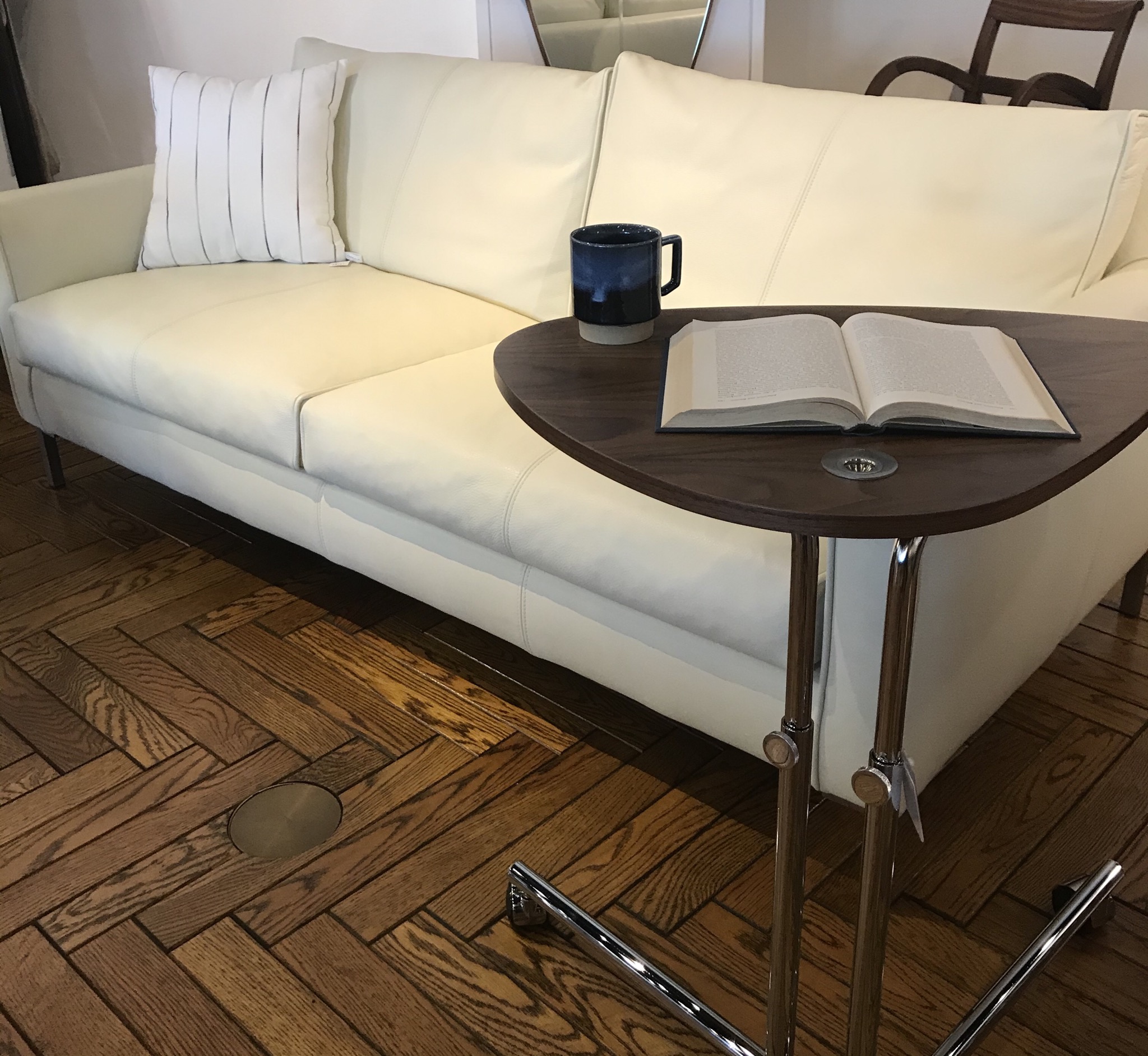 NEW K22サイドテーブル | FORESTA with ACTUS®