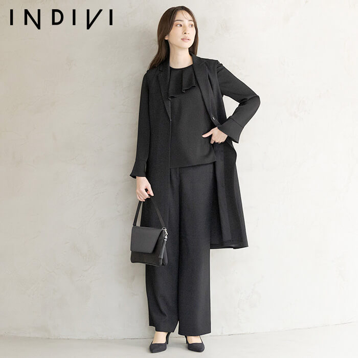 トリアセテート混ラッフルブラウス 13号・ブラック｜東京ソワール