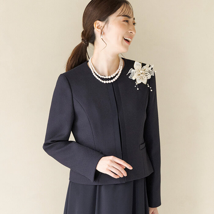 シンプルで上品な定番ネイビースーツ 13号・ネイビー｜東京ソワール