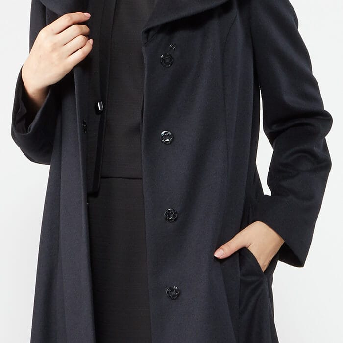 ビッグカラーのフォーマルコート 13号・ブラック｜東京ソワール