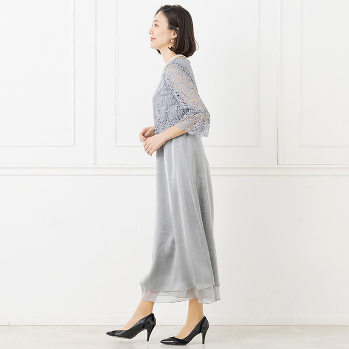 レース×オーガンのフレアーワンピース 9号・グレー｜東京ソワール