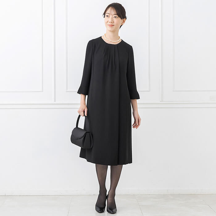 洗える｜襟ぐりのタックがポイントのワンピース 9号・ブラック｜東京