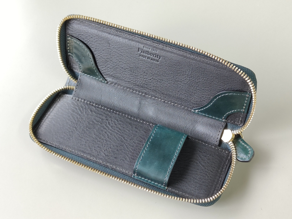 再入荷と新色登場】大人専用！？レザーペンケースが揃いました