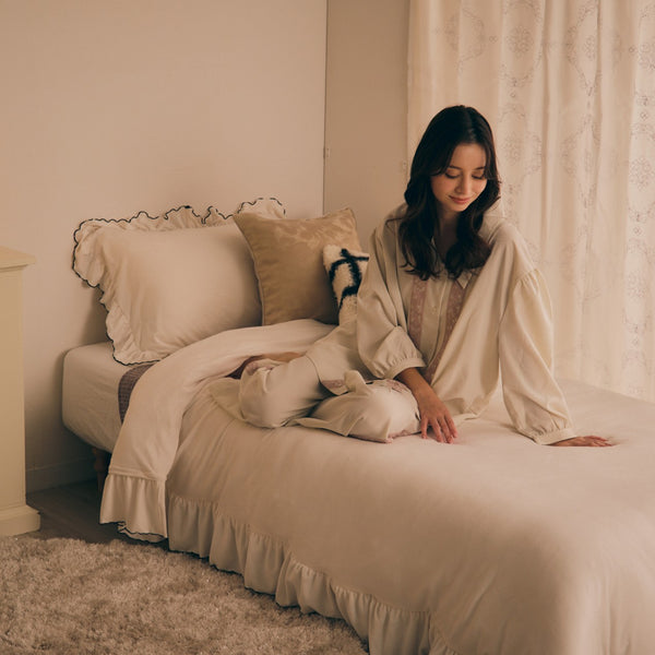 WARMY アルガンオイル加工 フリル まくらカバー ホワイト×ブラック