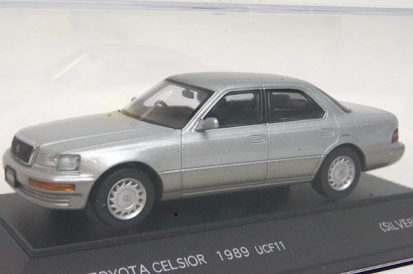 トヨタ セルシオ UCF11 1989 シルバー