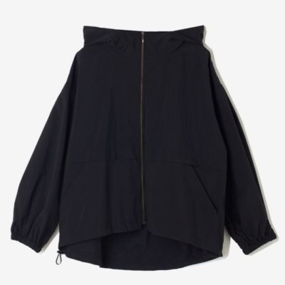 オールシーズン使える！大人のための厚底サンダル「CLERGERIE