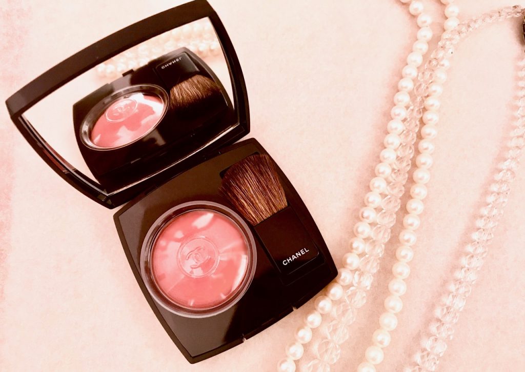 シャネルのチーク「ジュコントゥラスト」はカラー長持ちでコスパ最高