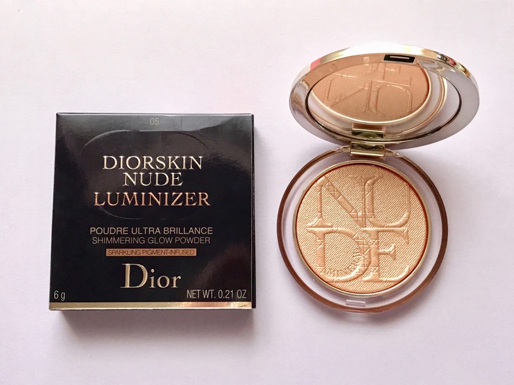 肌に立体的な輝きを与えるディオールのスキン ミネラル ヌード