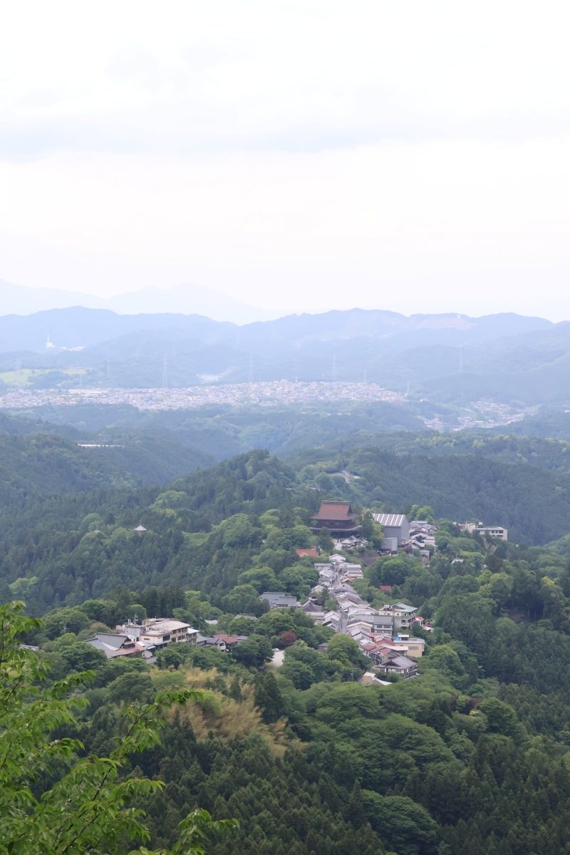 低山トラベラー・大内征さんとKEEN・ハイトレイルを履いて、世界遺産