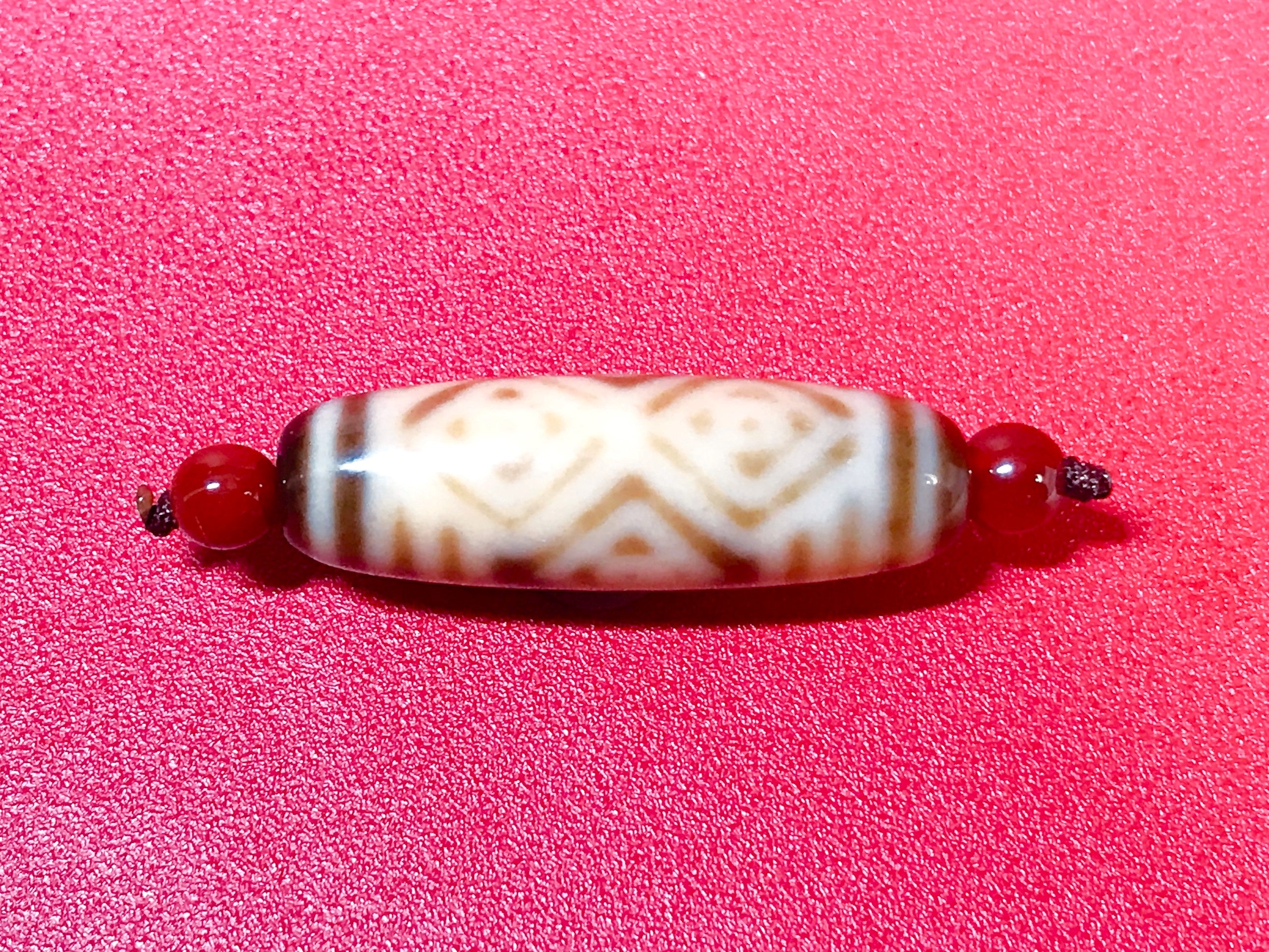 790 天珠 亀甲長壽九眼天珠 dzibeads ！ 370天珠 亀甲長壽九眼天珠 上