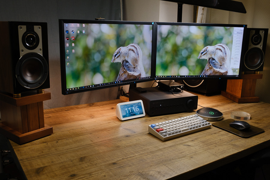 パソコンデスクにスピーカースタンドを導入したら凄く良かった話｜FUJI