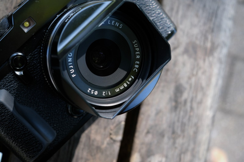 FUJIFILM XF18mmF2 R】レビュー｜控えめだけど実力派。OVFとの相性抜群！
