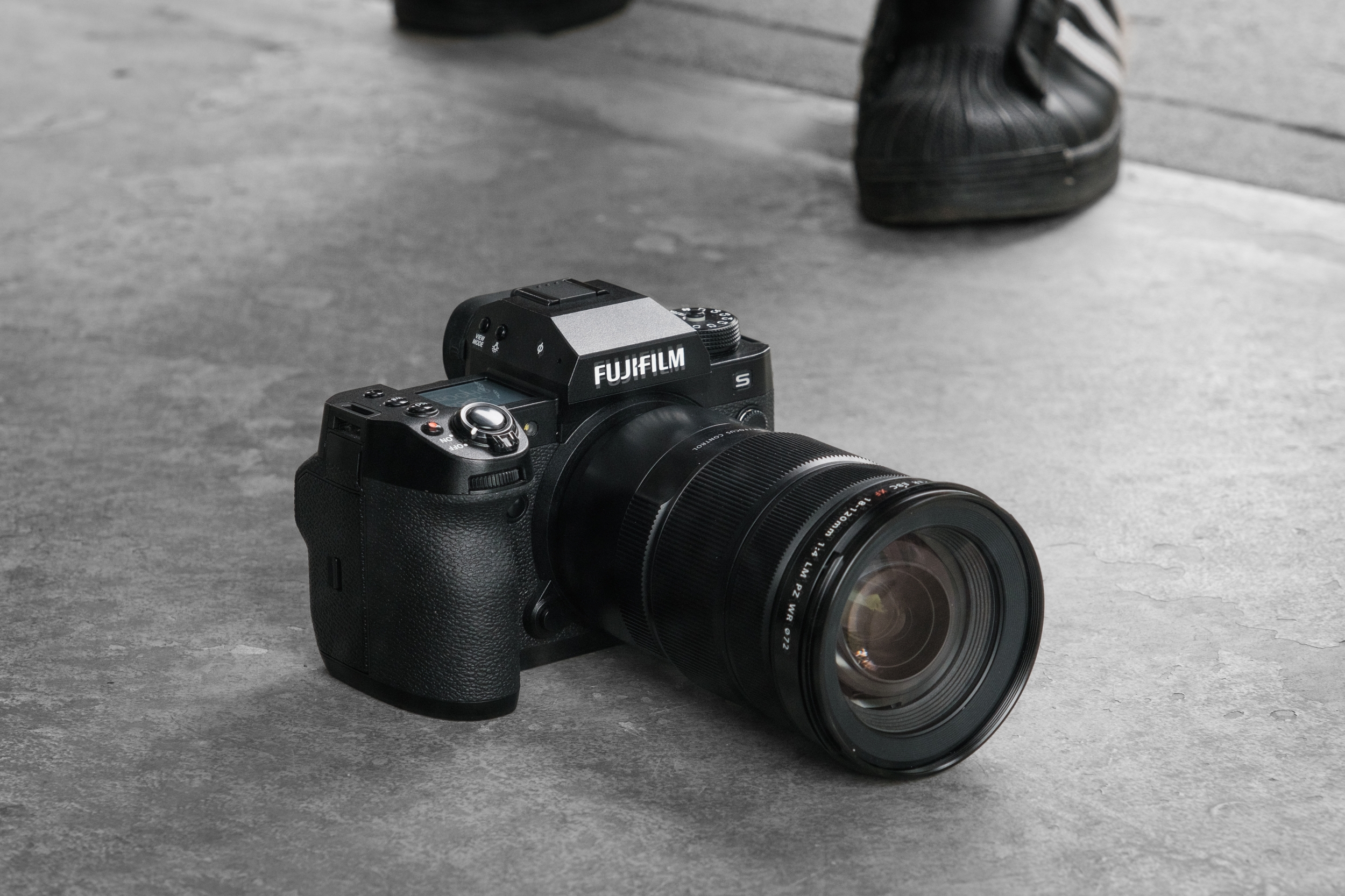 First Look: X-H2S + XF18-120mmF4 LM PZ WR – FUJILOVE MAGAZINE