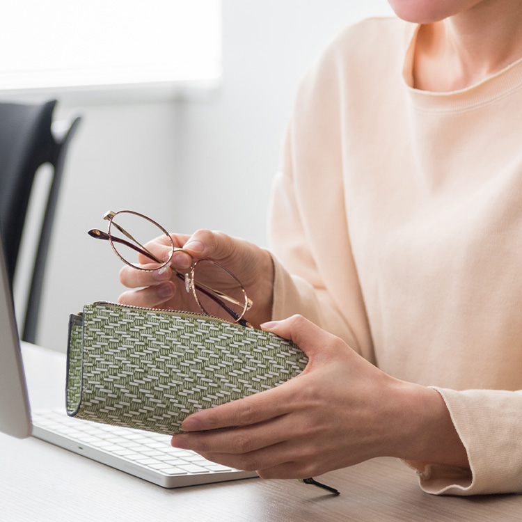 caramite】ピッグスエード L ZIP アイウェアケース | 藤巻百貨店