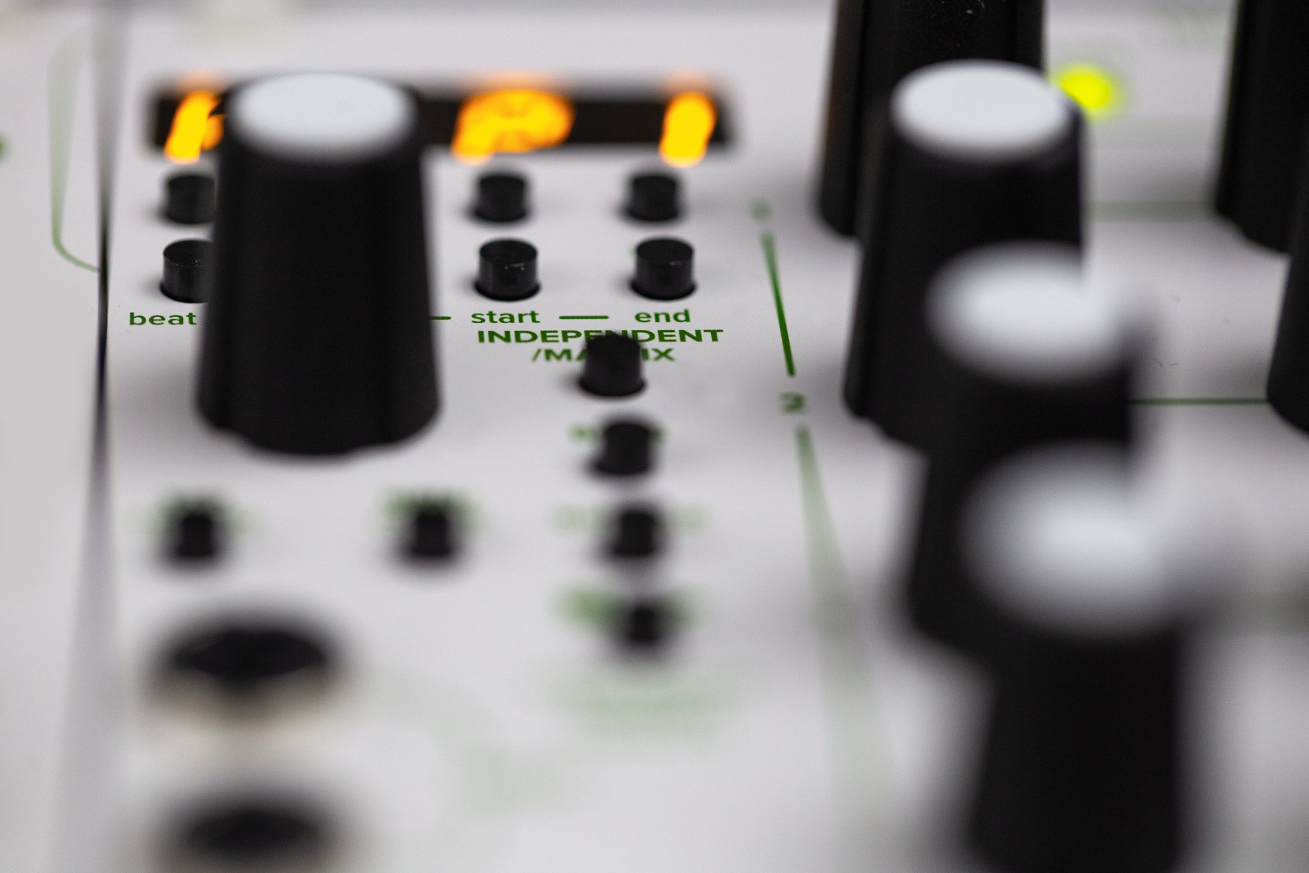 Trigger Riot（White Panel） - Tiptop Audio - 有限会社 福産起業