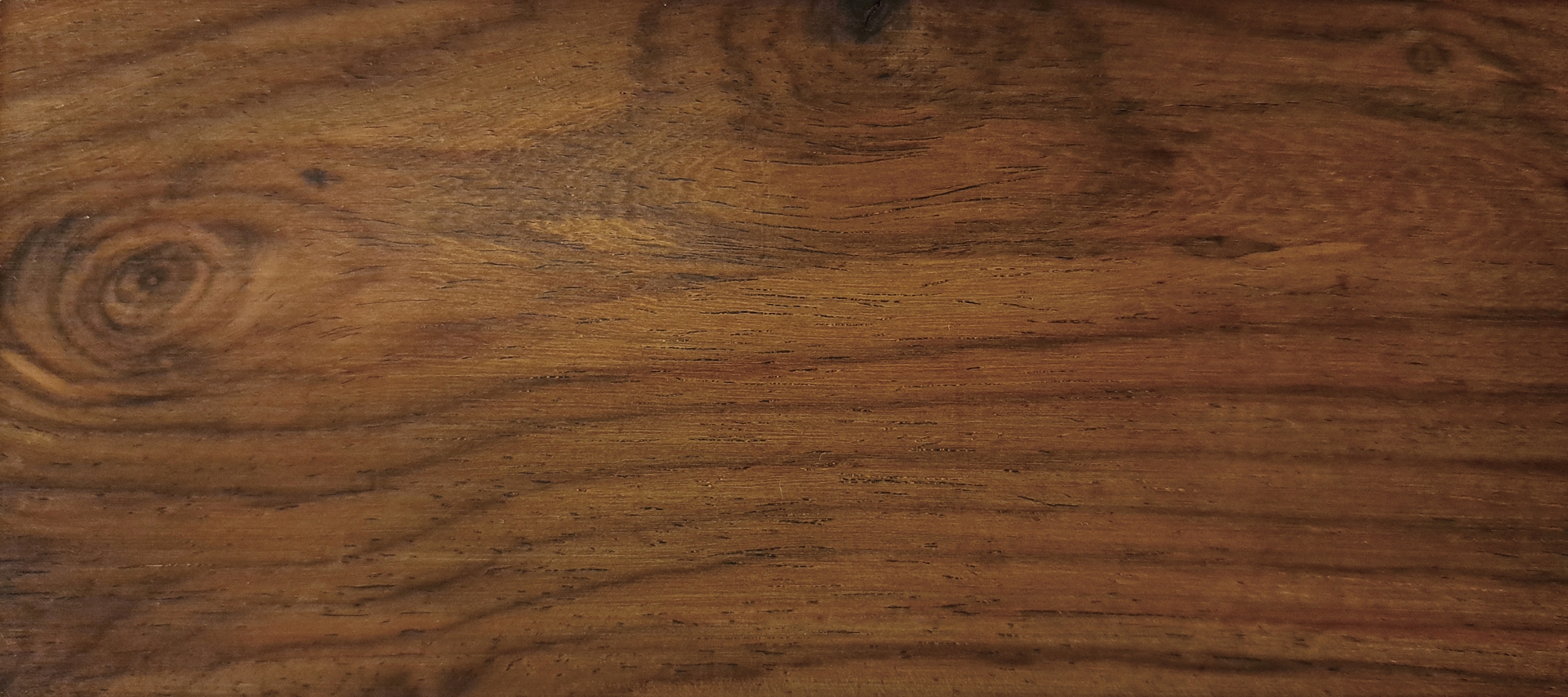 ローズウッド（紫檀）の木材としての魅力や用途について解説