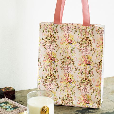 ヴェルサイユ宮殿監修! 初のアイテム付きブック マリー