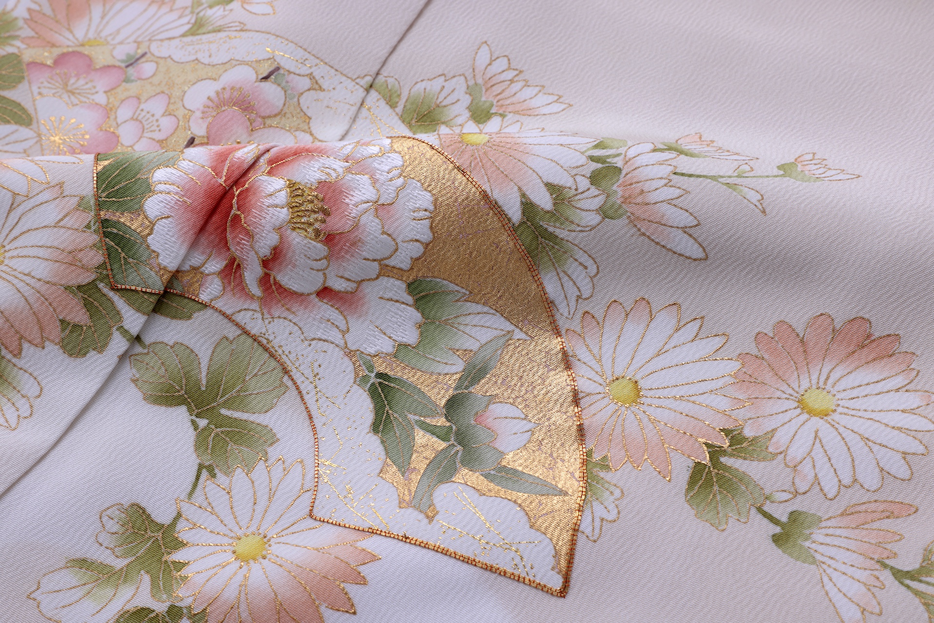 雅子さま訪問着、愛子さま振袖：この1記事だけで、現代最高峰の着物を