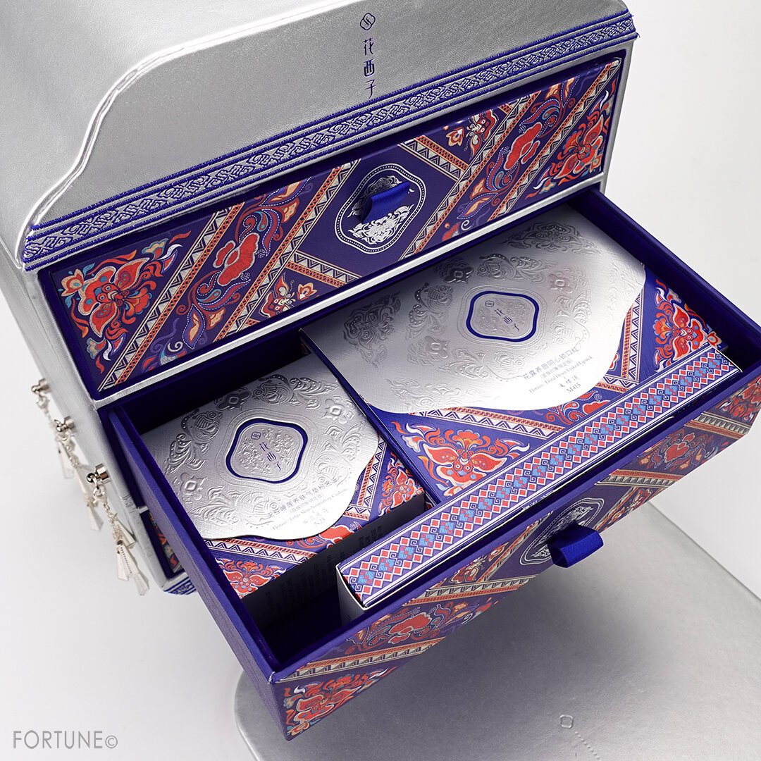 話題の中国コスメブランド《花西子（Florasis）》から豪華コフレが登場