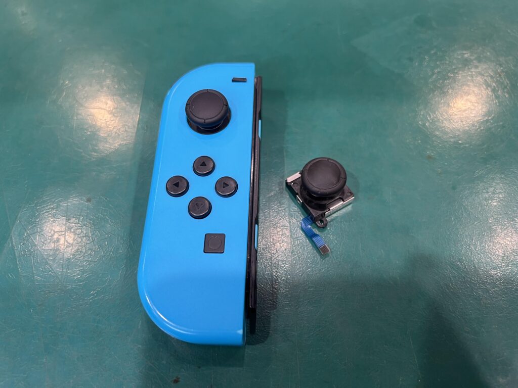 Nintendo Switch（ニンテンドースイッチ）左ジョイコンのスティック