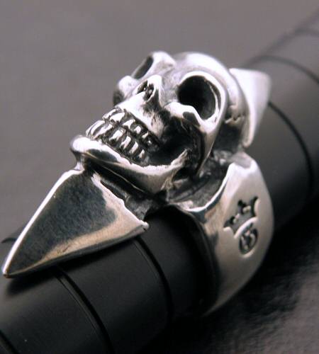 Gaborartory Skull with Spike Ring (Flat ring)