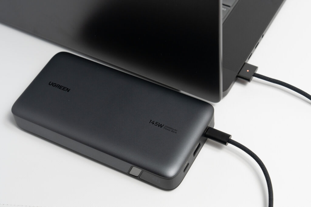 2024年】MacBookを充電できるモバイルバッテリーおすすめ10選！外出先
