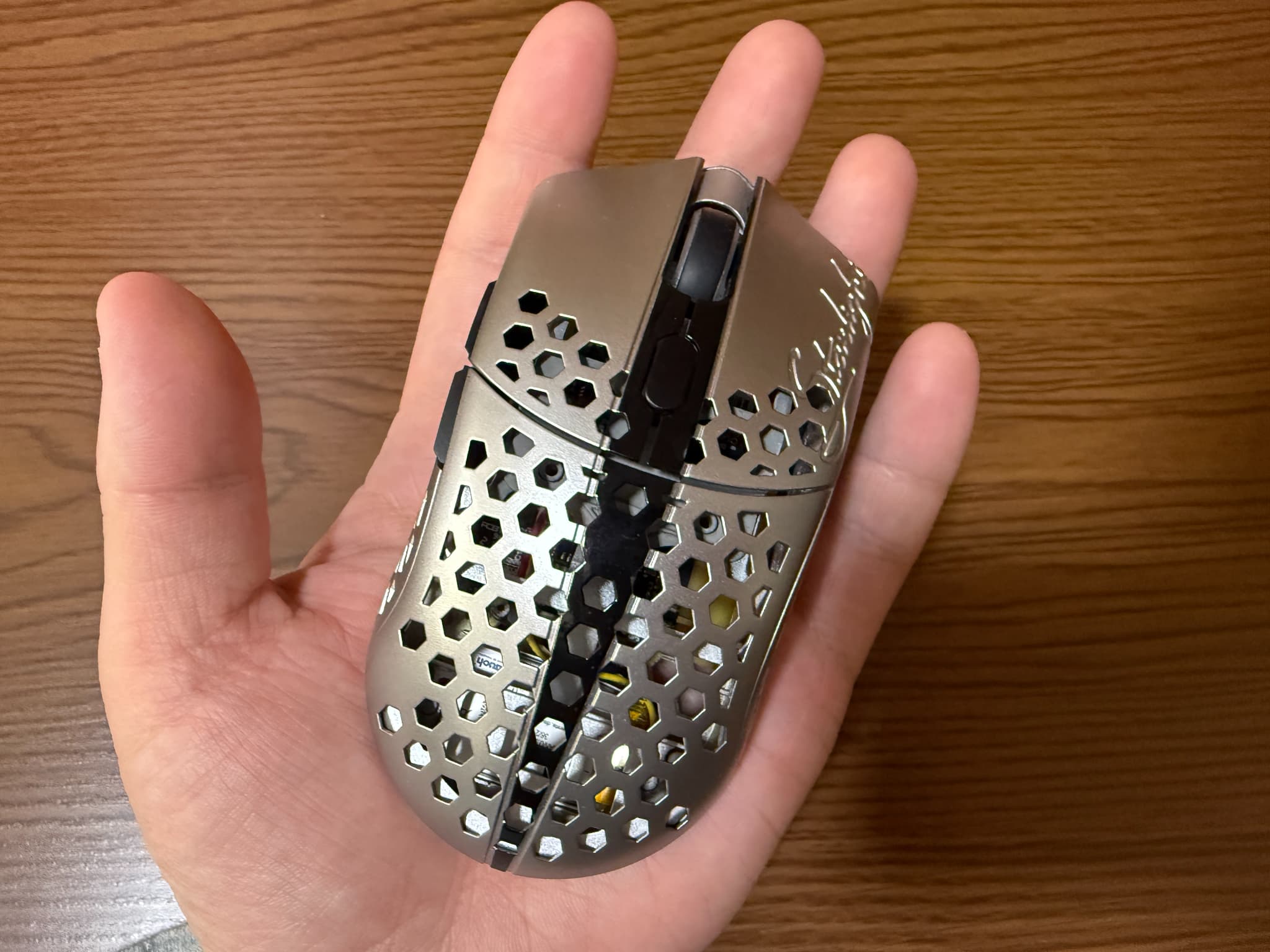 Finalmouse Starlight Pro TenZ（Sサイズ）レビュー｜軽さと高級感を