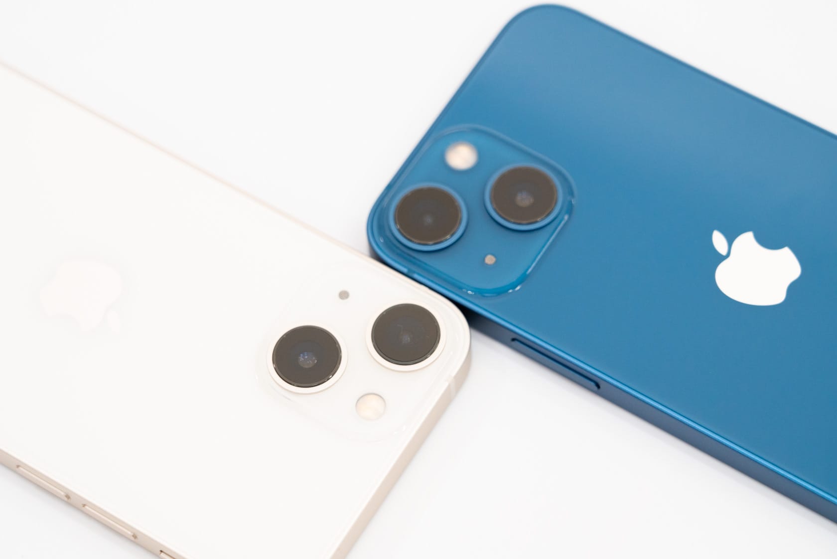 iPhone 13 mini（スターライト・ブルー）開封・外観レビュー