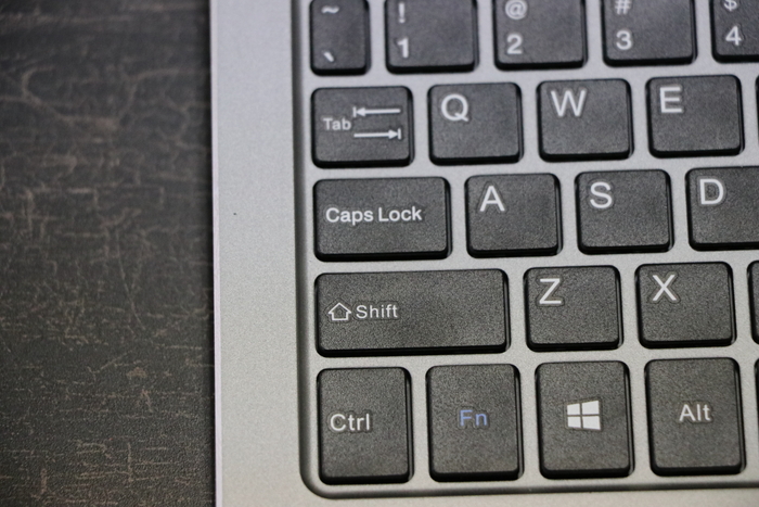 CHUWI ノートPC シルバー 英語キーボード CHUWI ノートPC シルバー