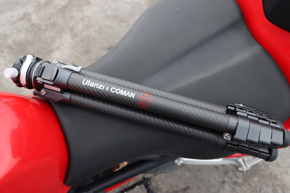 レビュー】機動力最強の超軽量カーボントラベル三脚！Ulanzi & COMAN