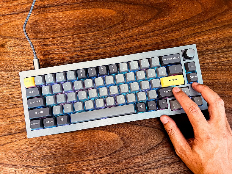 Keychron Q2 レビュー】1.6kgが実現する驚異の安定感！バックライトと