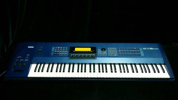 KORG コルグ TR76 シンセサイザー - 楽器の買取屋さん｜最短30分で出張