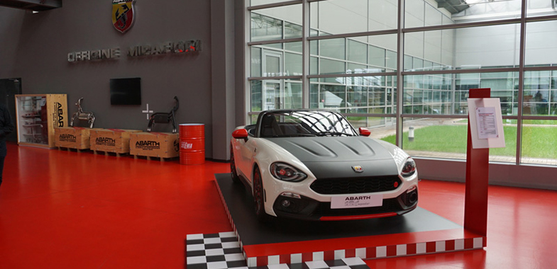 秘密のファクトリーをイラストで再現！ アバルト本社訪問レポート