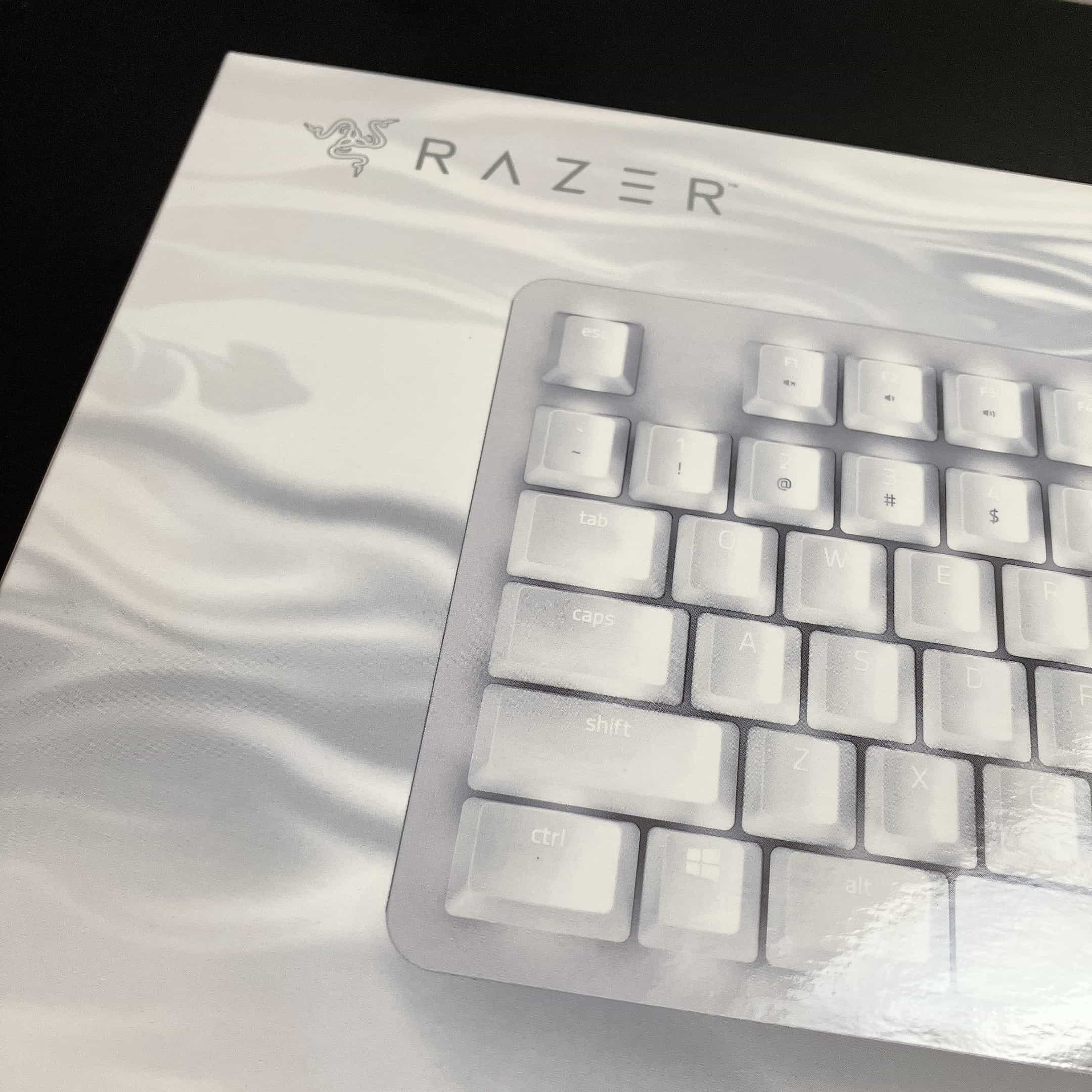 白くておしゃれなゲーミングキーボード】Razer BlackWidow Lite JP