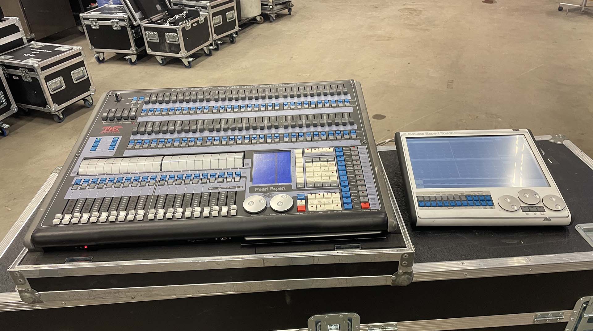 Avolites Pearl Expert with Touch Wing – Gearwise – AV & Stage