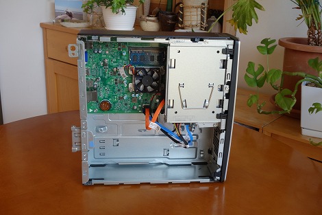 Inspironスモールデスクトップ(3252)レビュー:スリムタイプの