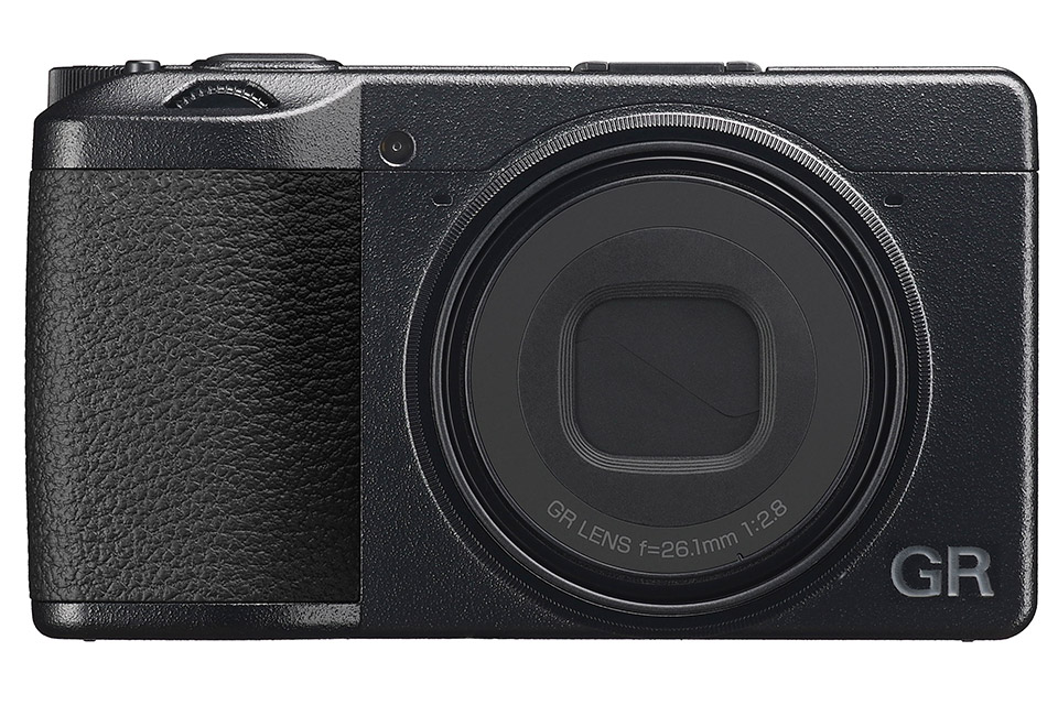 40mm相当の標準レンズを搭載した最強スナップシューター「RICOH GR