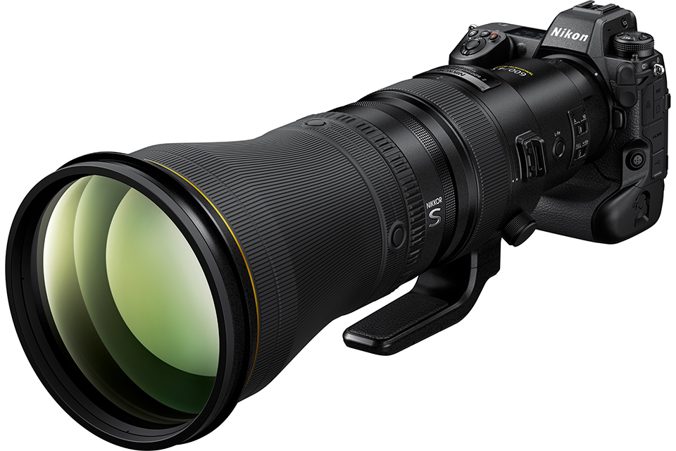 600mmと840mmを1本でカバー！ テレコン内蔵の大口径超望遠レンズ