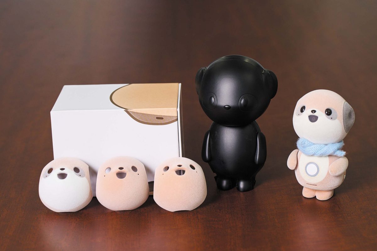 シャープの「ロボホン」と「ポケとも」の生みの親が目指す“寄り添い”の