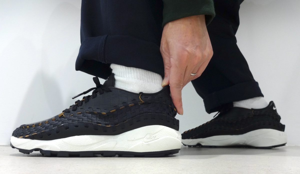 ナイキ エアフットスケープ ウーブン プレミアム」が持つ、大人の色気