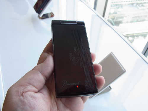 ドコモが“バカラケータイ”『SH-09C』をオンライン限定で5000台発売へ