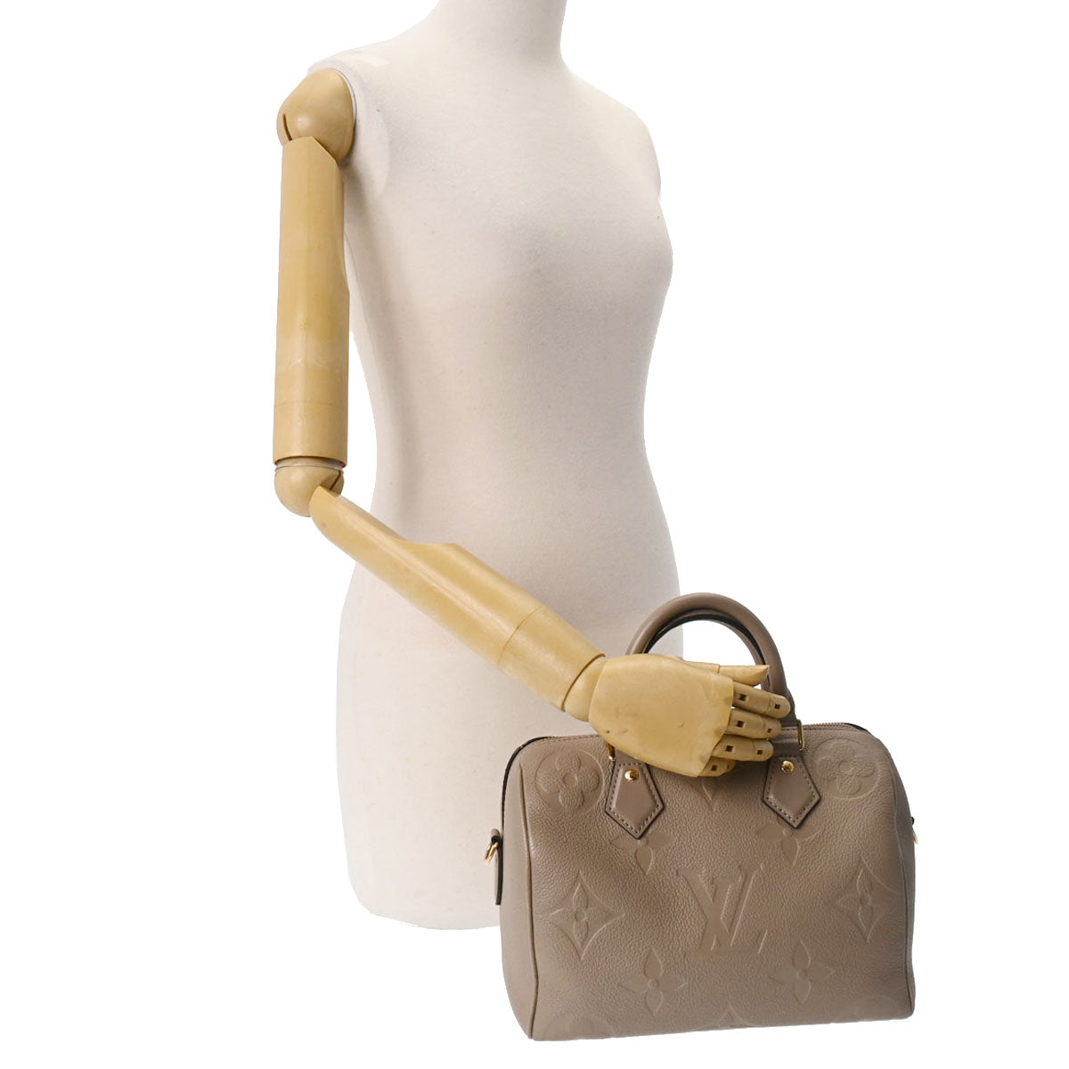 800000121677000-16_1200x.jpg?v