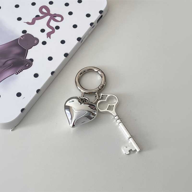 シルバーロックハートチャーム – GIRLS CRUSH