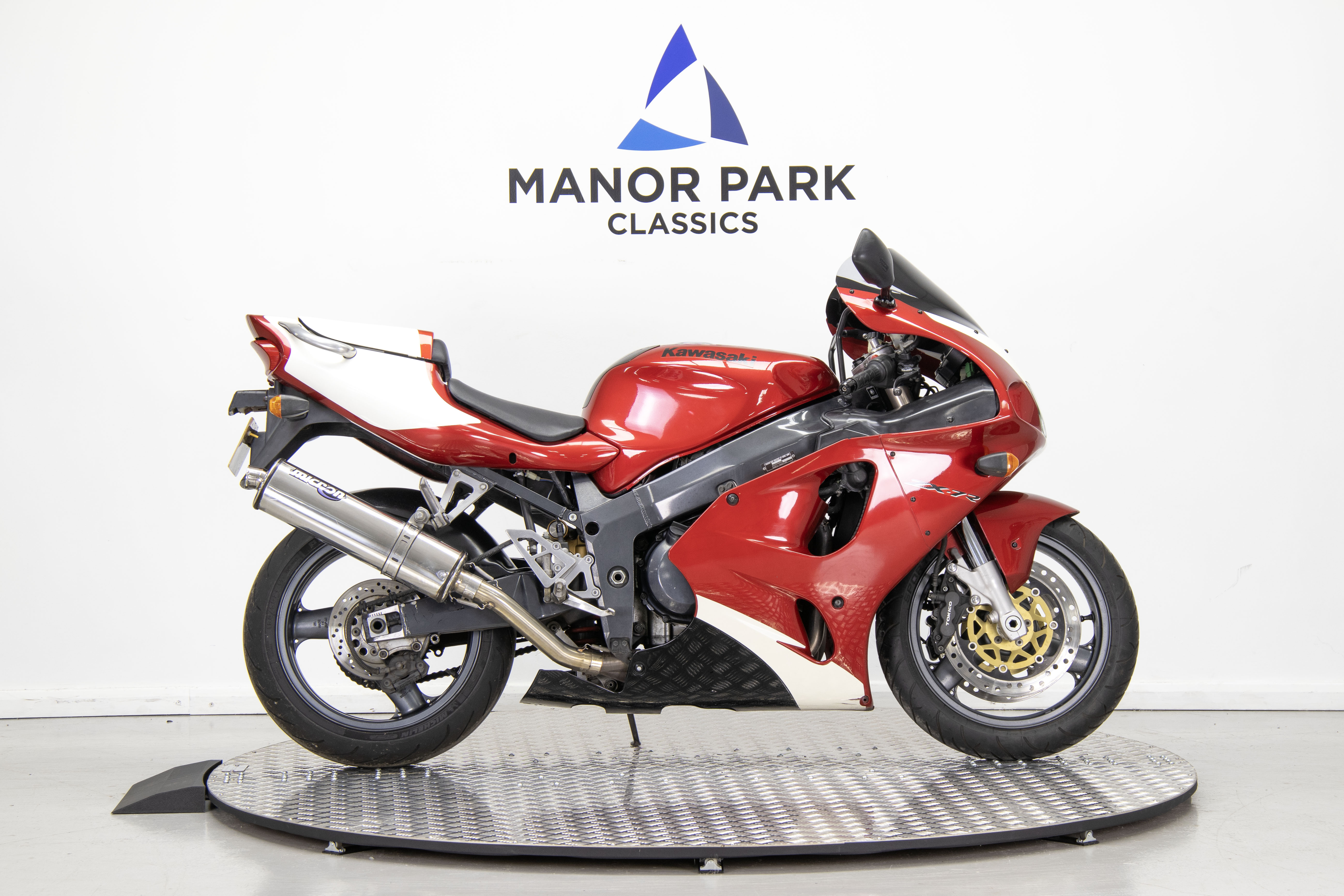 Lot 3 - 1999 Kawasaki ZX-7R Ninja