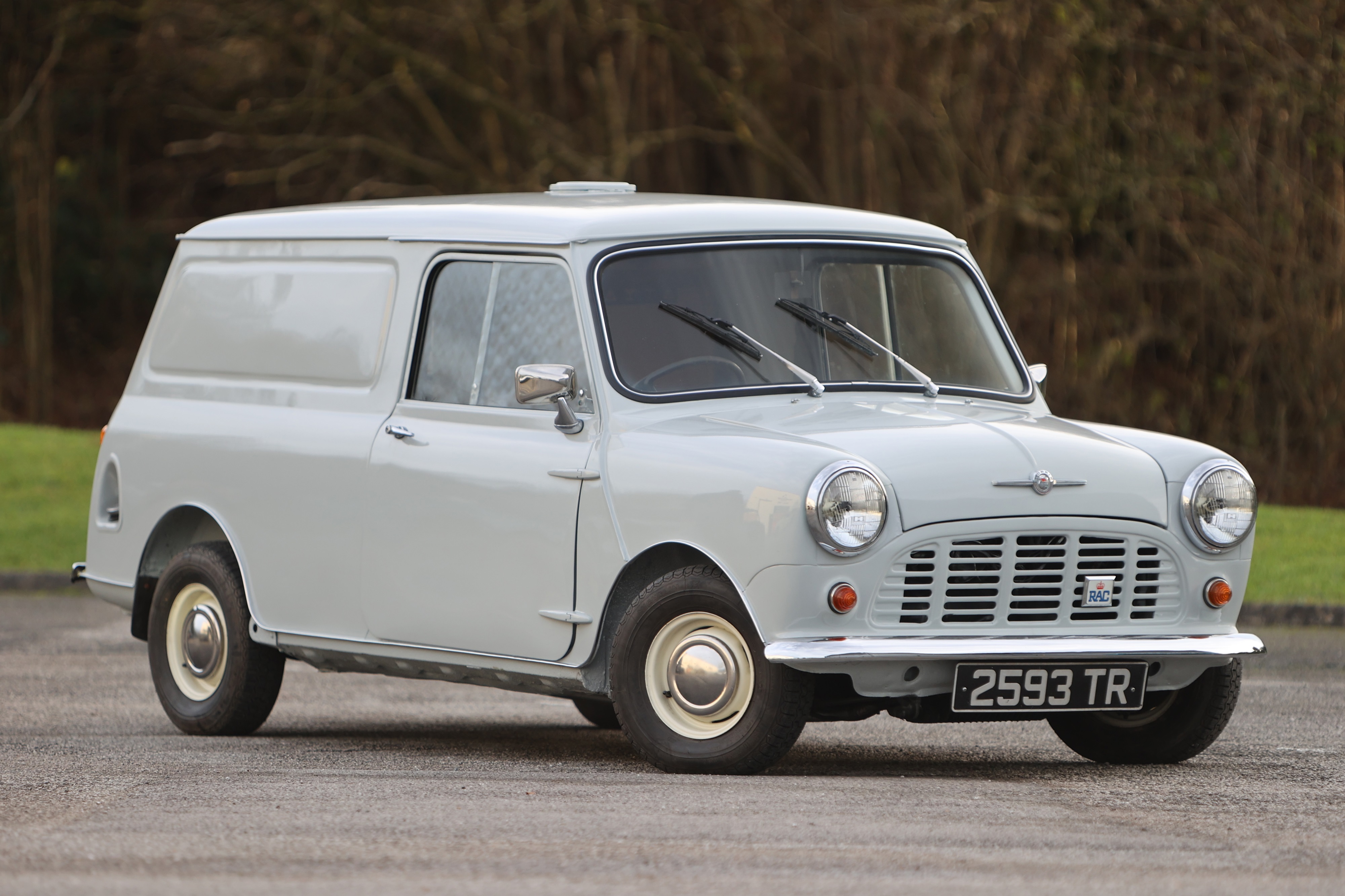 Lot 172 - 1961 Morris Mini Van