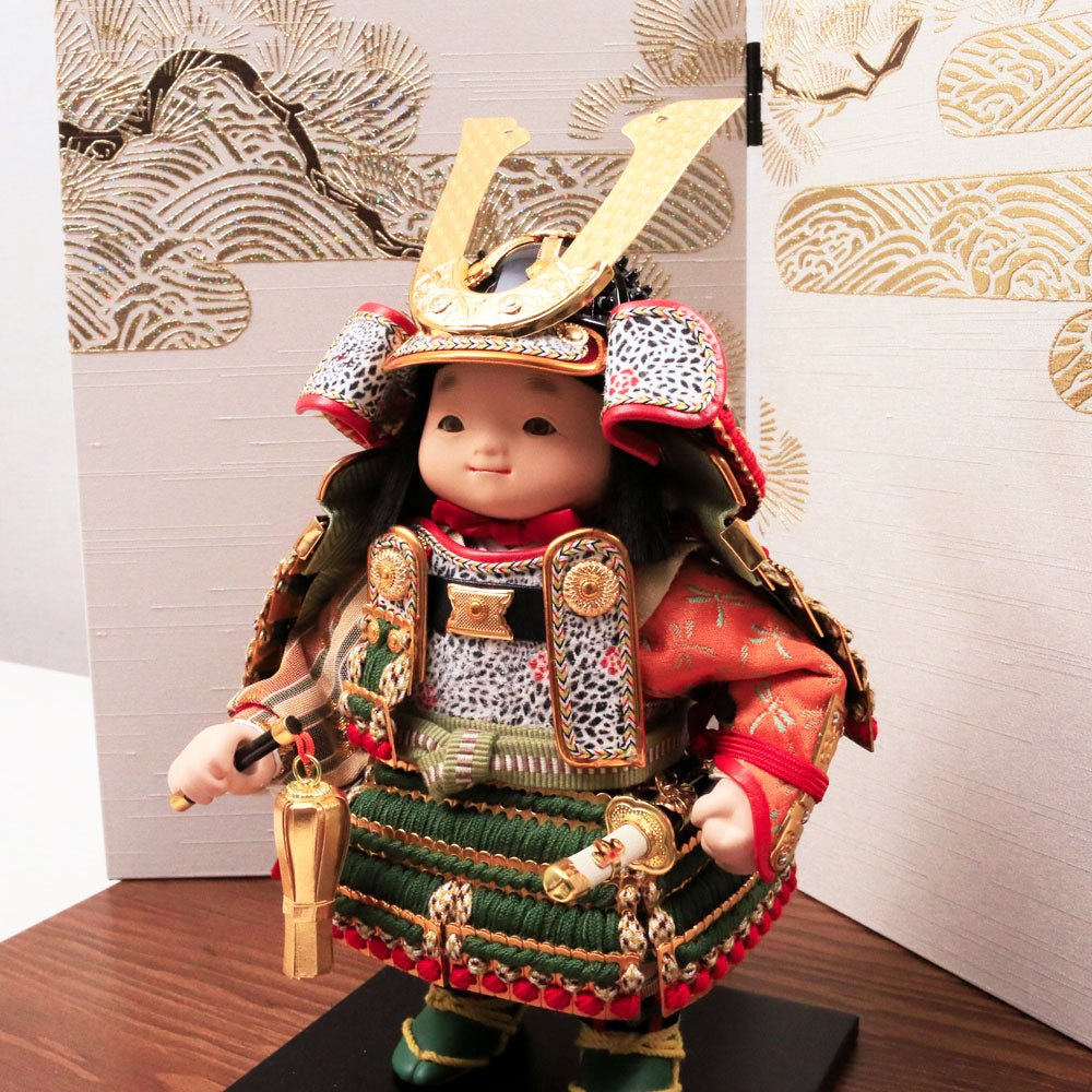 五月人形の大将飾り慧｜ 凛々しいお顔｜コンパクト おしゃれ 兜鎧飾り