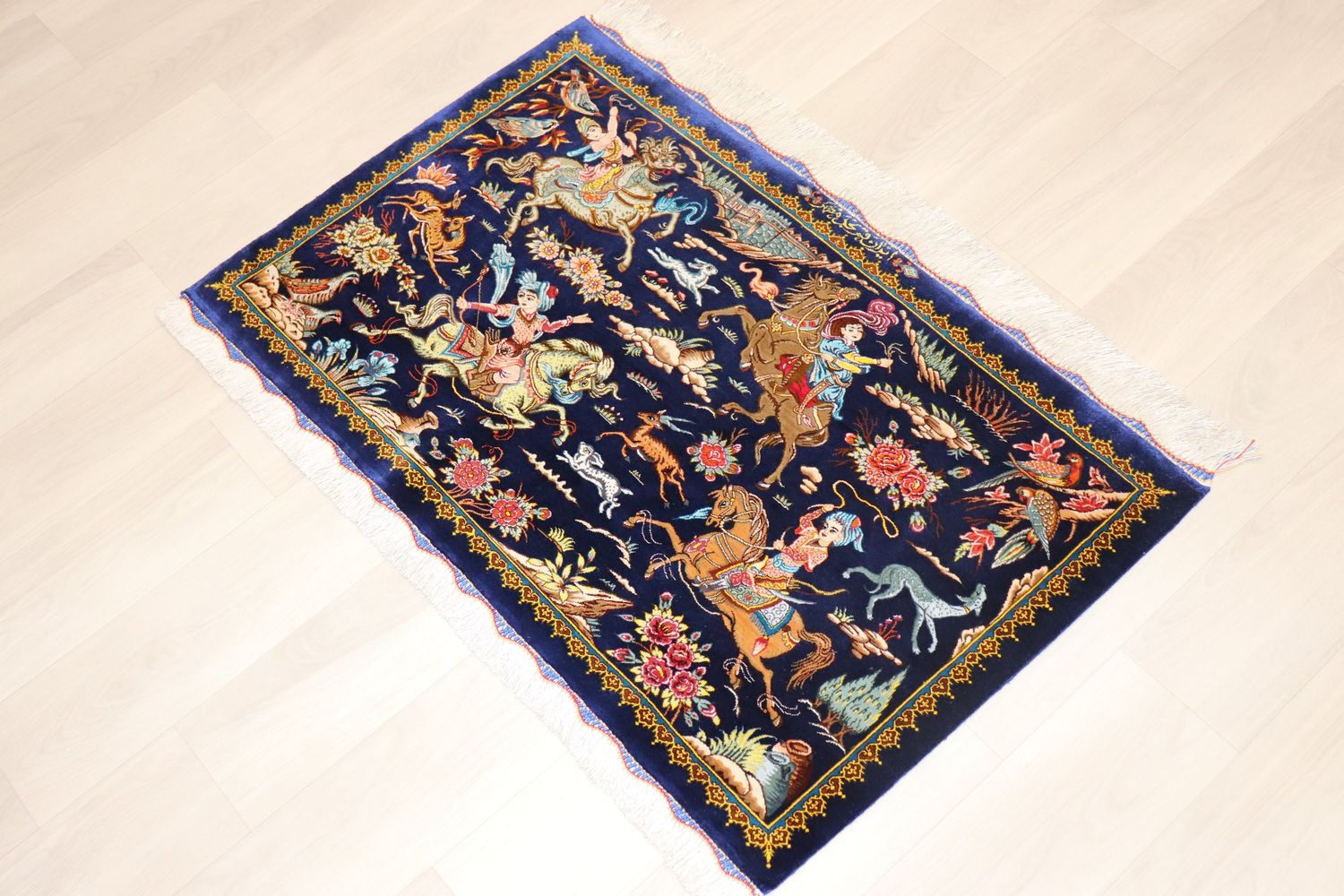 ペルシャ絨毯 クム産 シルク100% [マザヘル工房] 最高級 狩猟図文様